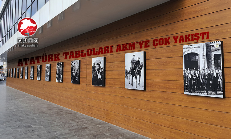Atatürk tabloları AKM’ye çok yakıştı